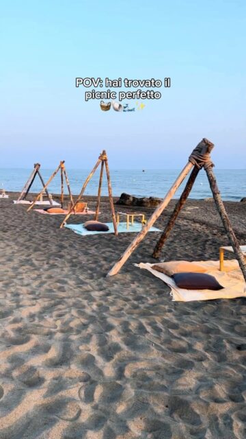 Non il solito picnic, non la solita cena fuori: una postazione riservata sulla sabbia, il mare a pochi passi e il sole che cala all’orizzonte 🧺🌊🌅

📍La Plancia Village - Castel Volturno (CE)

👉🏼 Prenota ora al link in bio!

#ohmybob #picnic #mare #pov #napoli