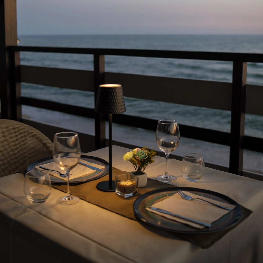 Cena in terrazzino sul mare