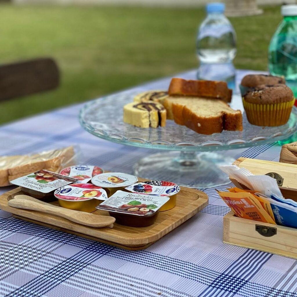Colazione in giardino