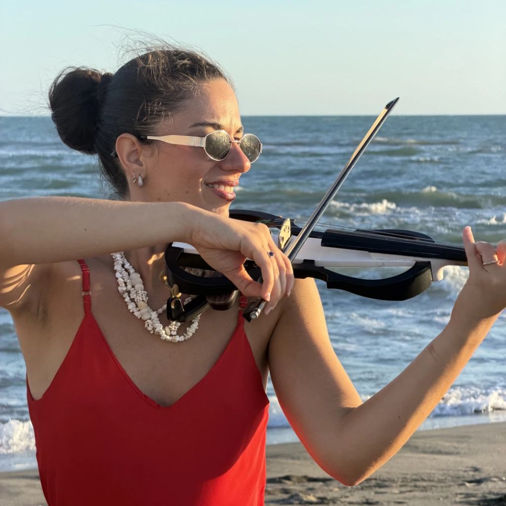 Show di Violino in spiaggia | La Plancia