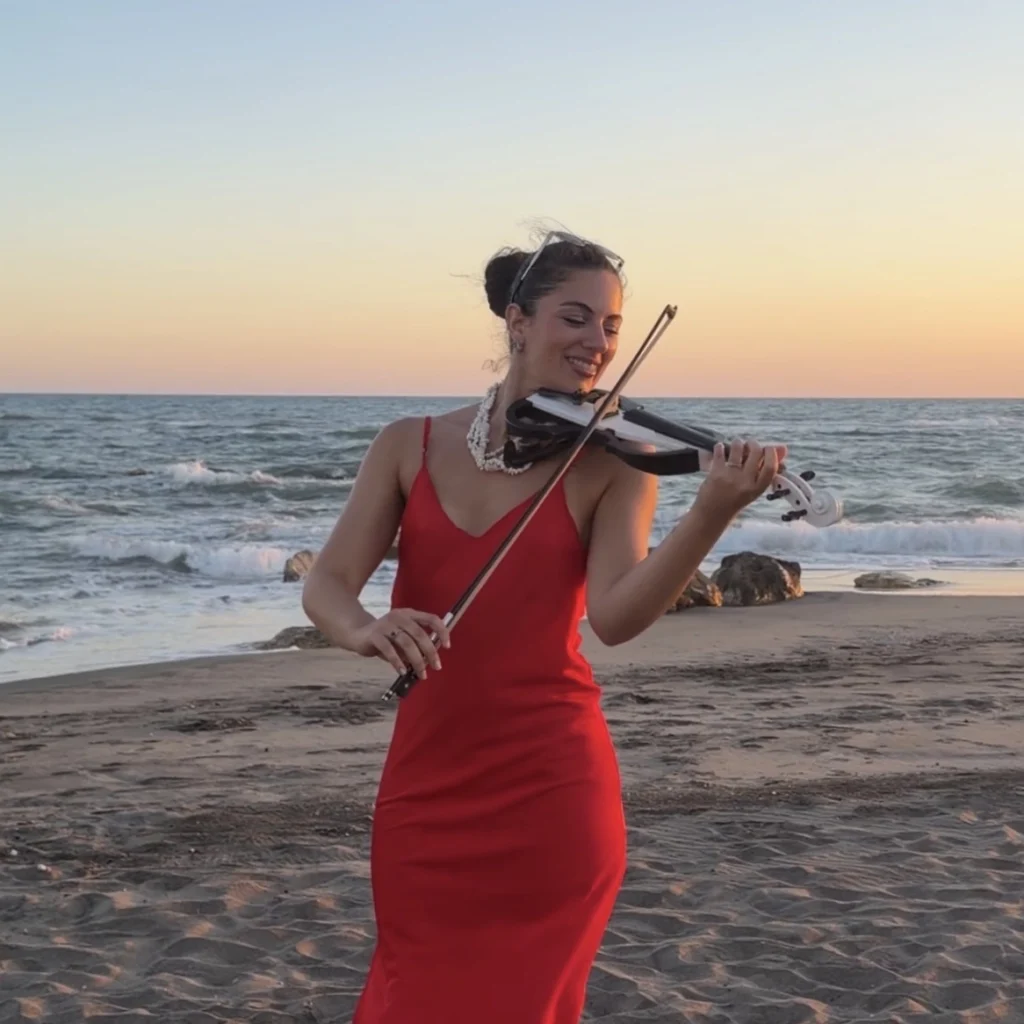 Show di Violino in spiaggia | La Plancia